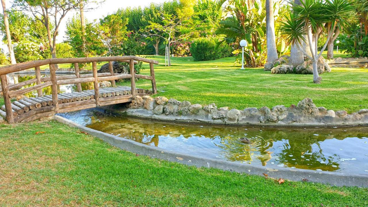 Golf Coast Los Alamos, Primera Linea De Playa Торемолинос Екстериор снимка